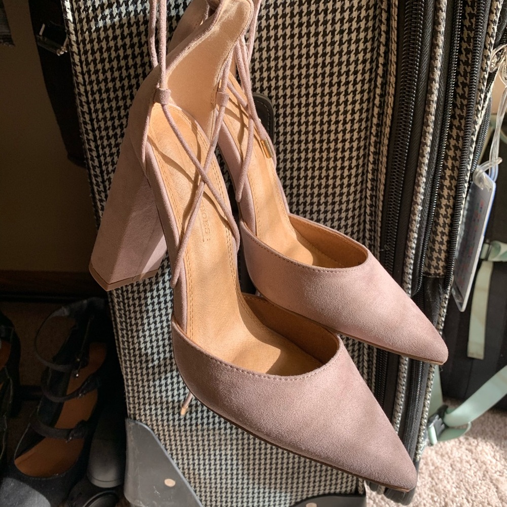 Pointed Toe Heels - image 2